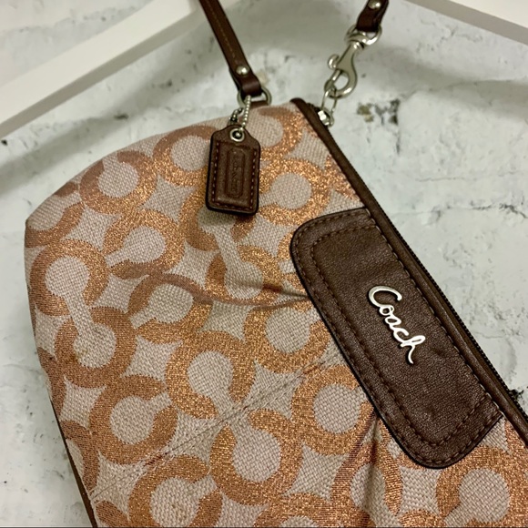 Coach Handbags - COACH wristlet